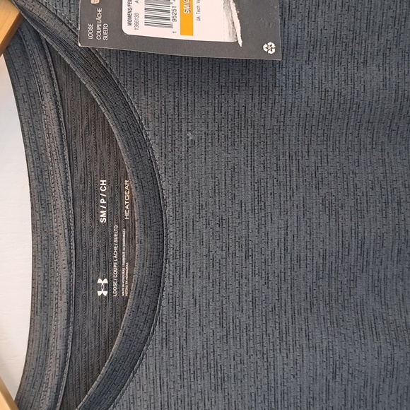 Under Armour Loose Long Sleeve - Picture 3 of 4